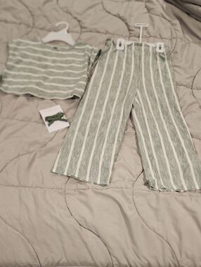 Between 2 Pc Set